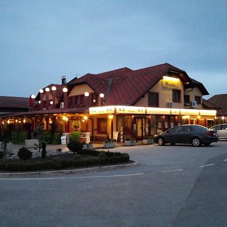 Motel Majolka Птуй Экстерьер фото