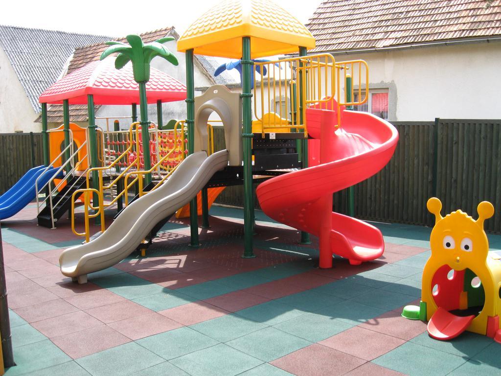 Motel Majolka Птуй Экстерьер фото